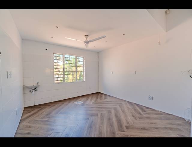200M² OFFICE FOR SALE IN ESSENWOOD